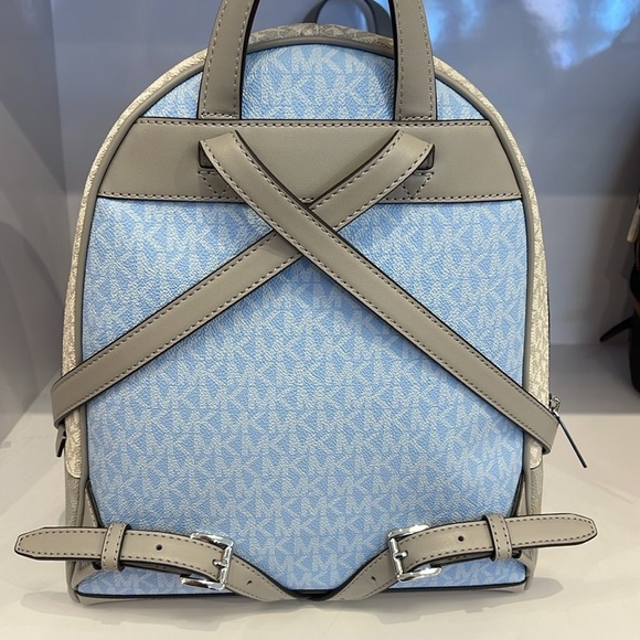 MICHAEL KORS Rhea Medium Zip Color-Block Signature Logo Backpack
LT SKY MLT
NWT - Picture 8 of 16